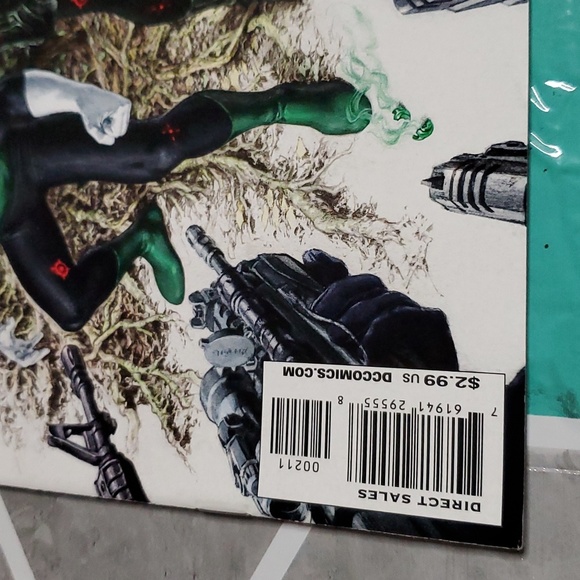 DC Comics #2 Brightest Day Green Arrow Guest Starring Green Lantern #Z17 - Picture 2 of 10